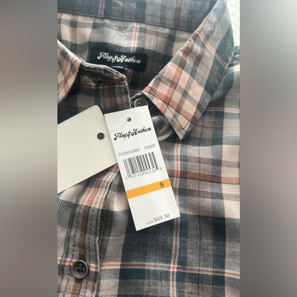 Flag & Anthem plaid size small